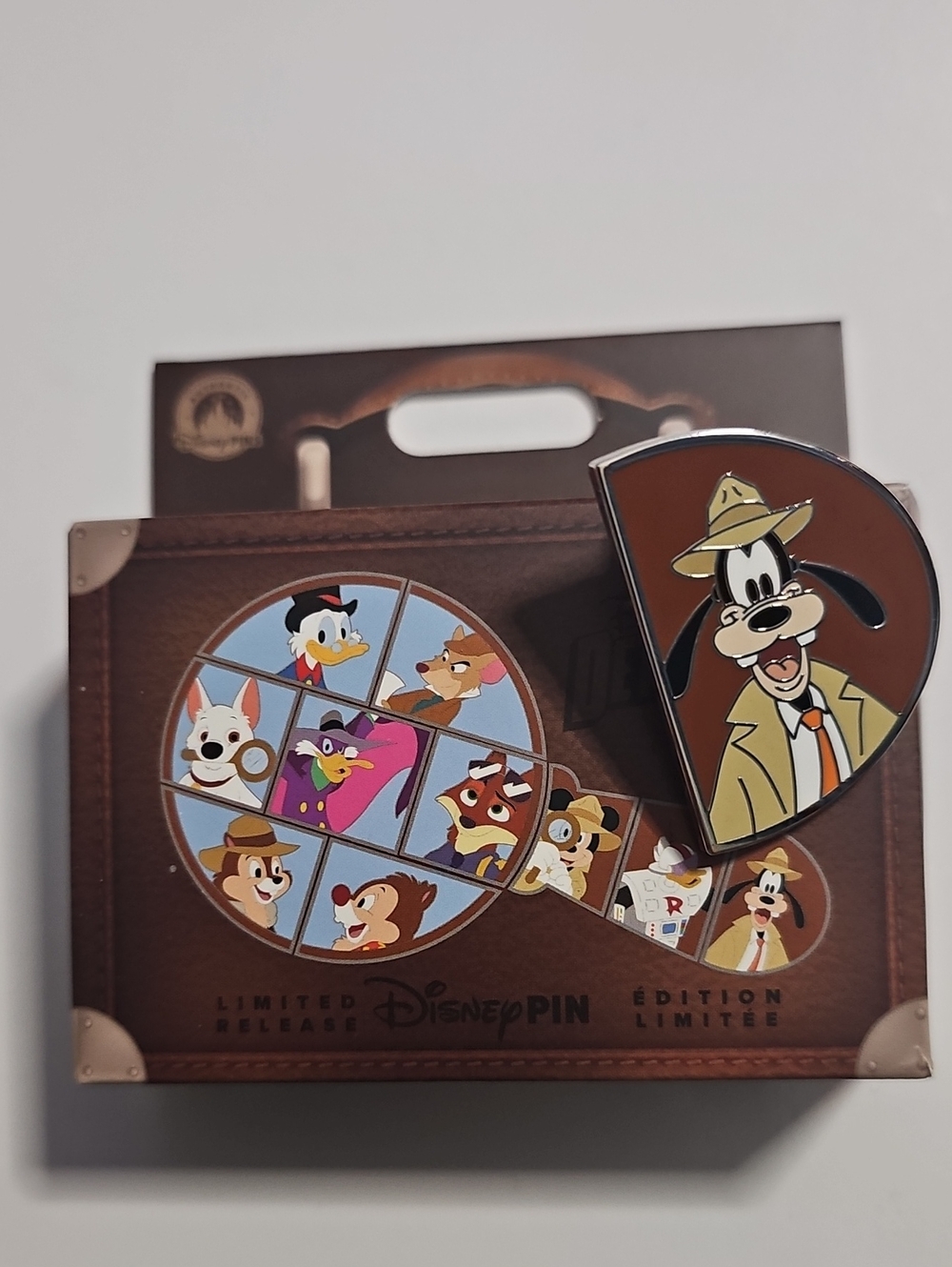 (3/$60) DISNEY PIN DARING DETECTIVES MYSTERY DISNEYLAND VERSION CHARACTER GOOFY